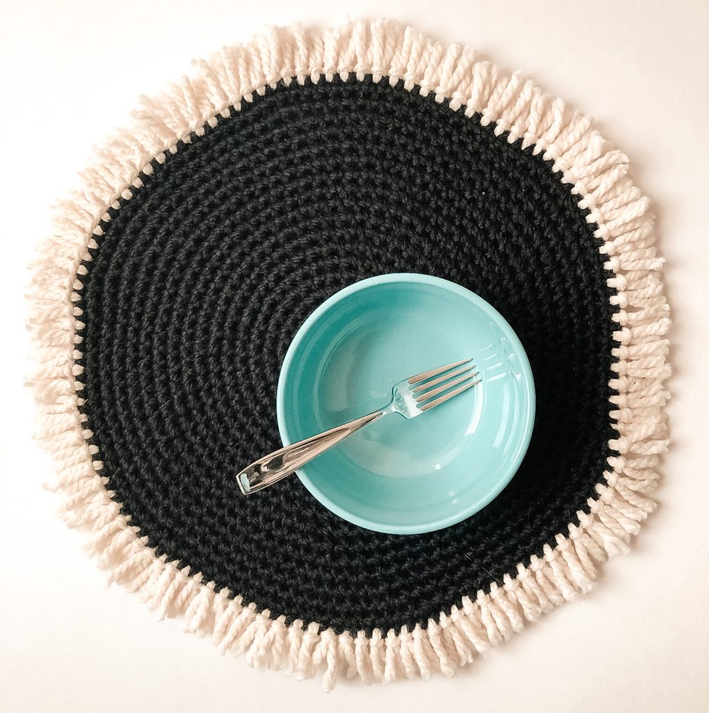 Free Crochet Round Placemats Pattern in black