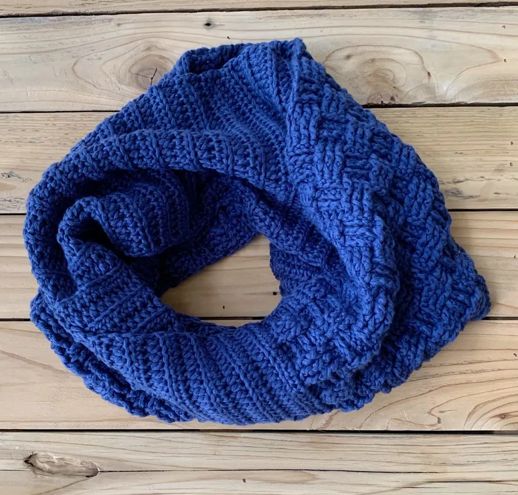 crochet infinity scarf pattern