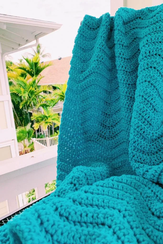 wave stitch blanket in crochet