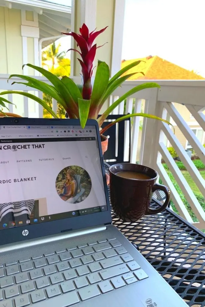 a hawaii lanai office set-up