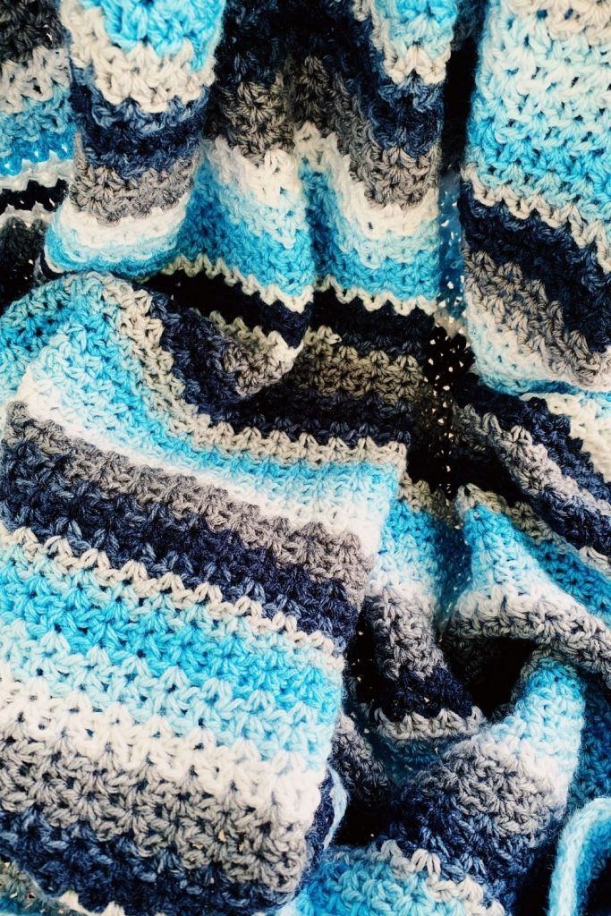 crochet mini v-stitch