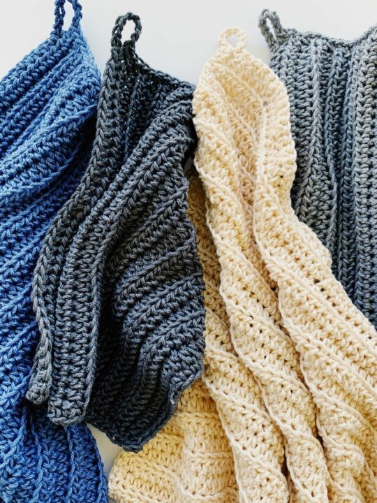 Quick & Easy Crochet Dish Towel Pattern (2 Sizes)