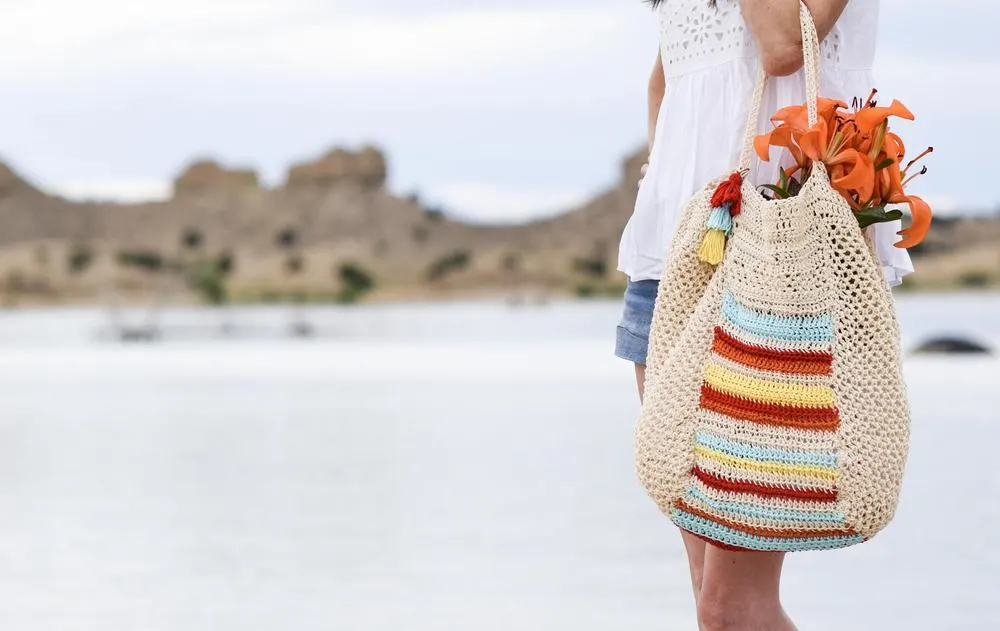 free crochet beach bag pattern Mama in a Stitch