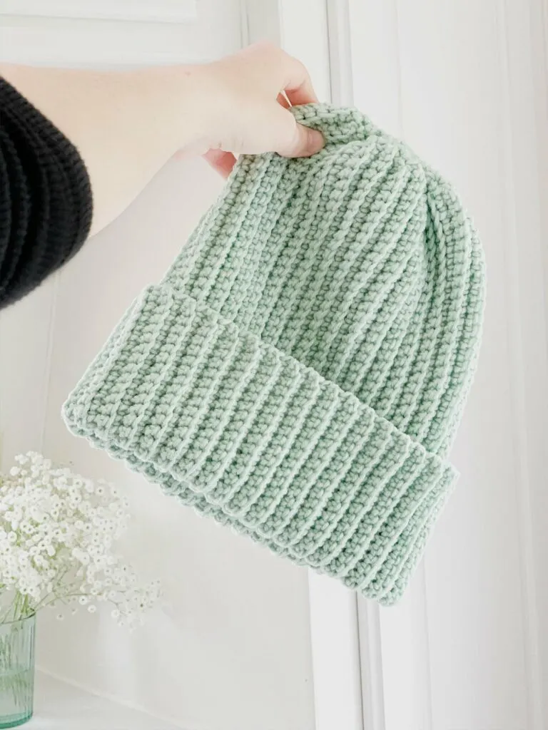 a beginner friendly crochet beanie pattern