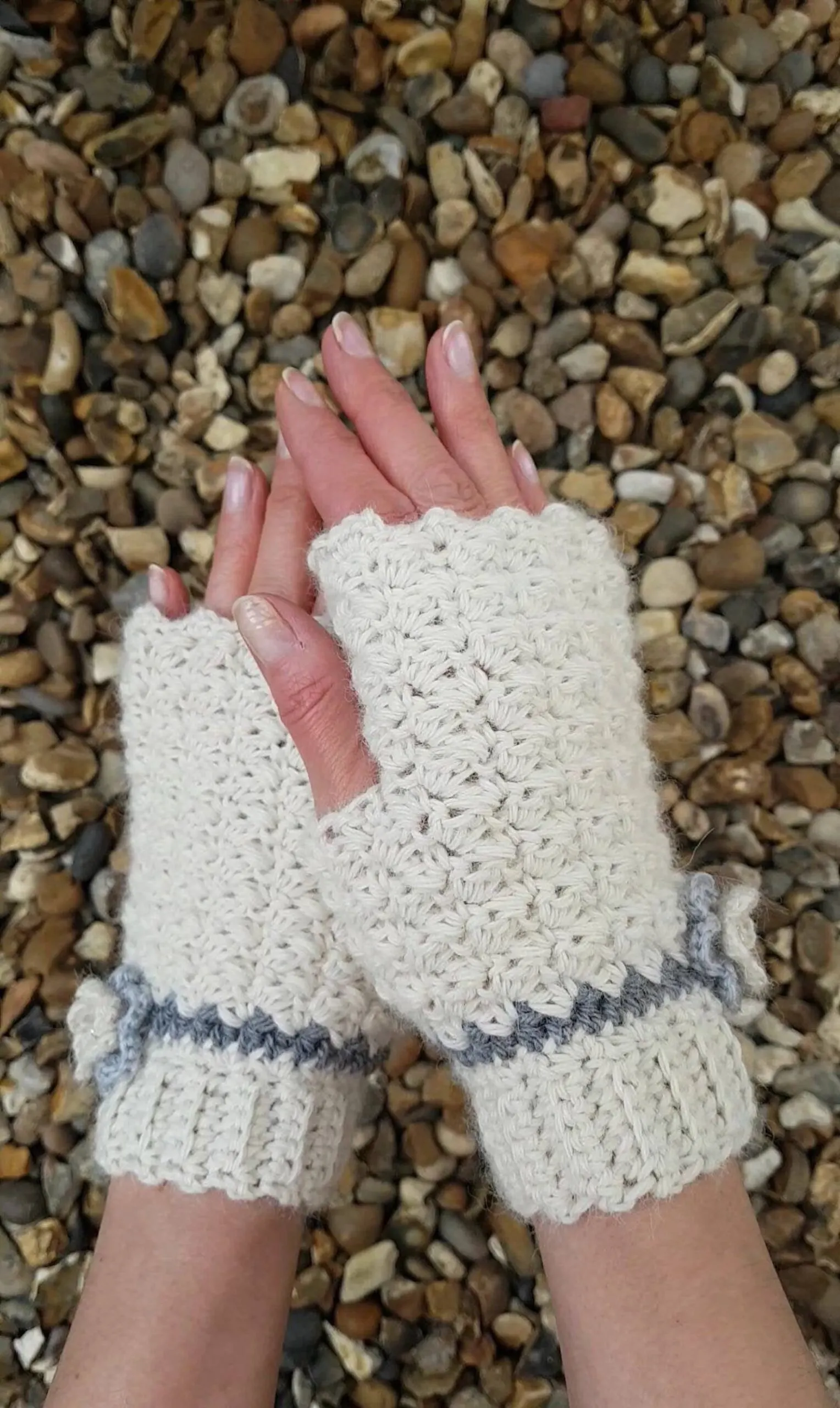 How to Crochet Gloves 