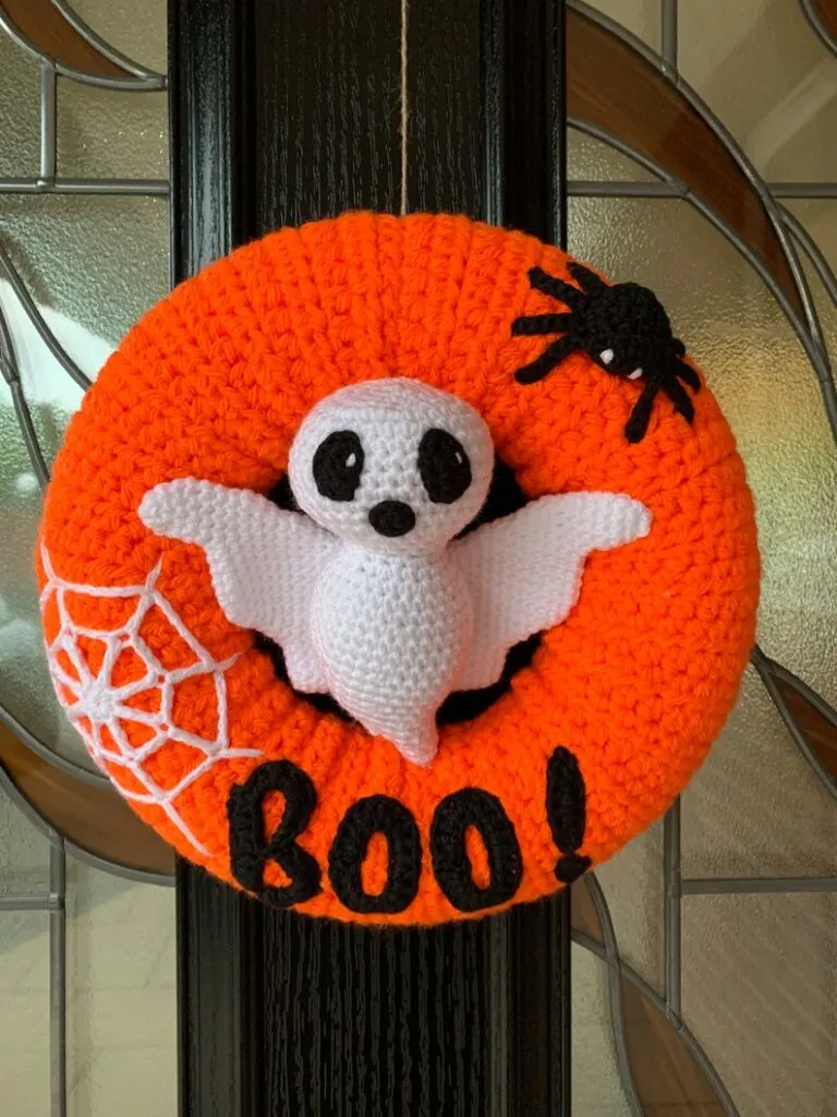 halloween crochet pattern ghost wreath