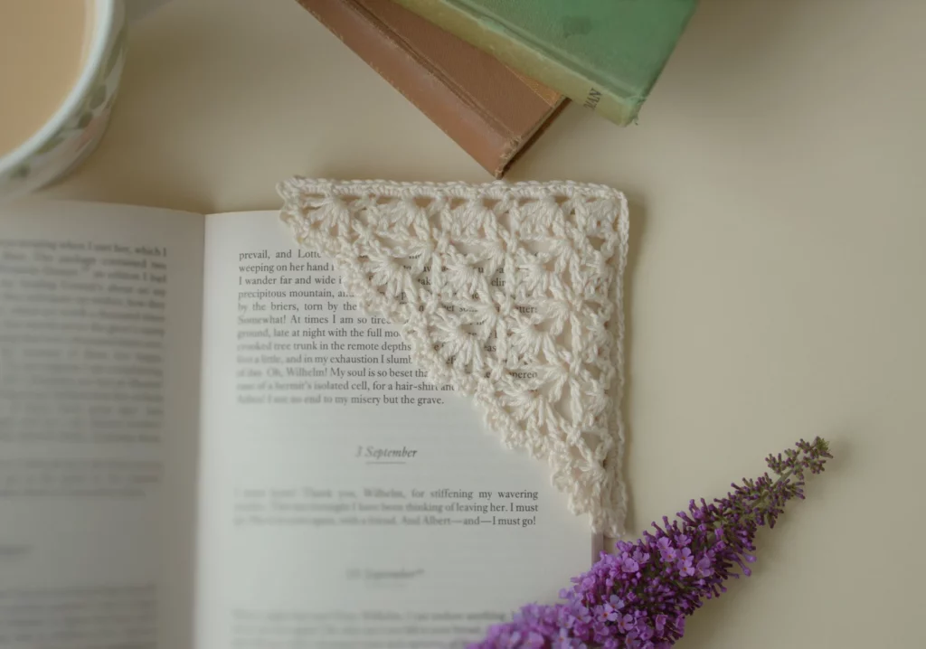 crochet corner bookmark pattern