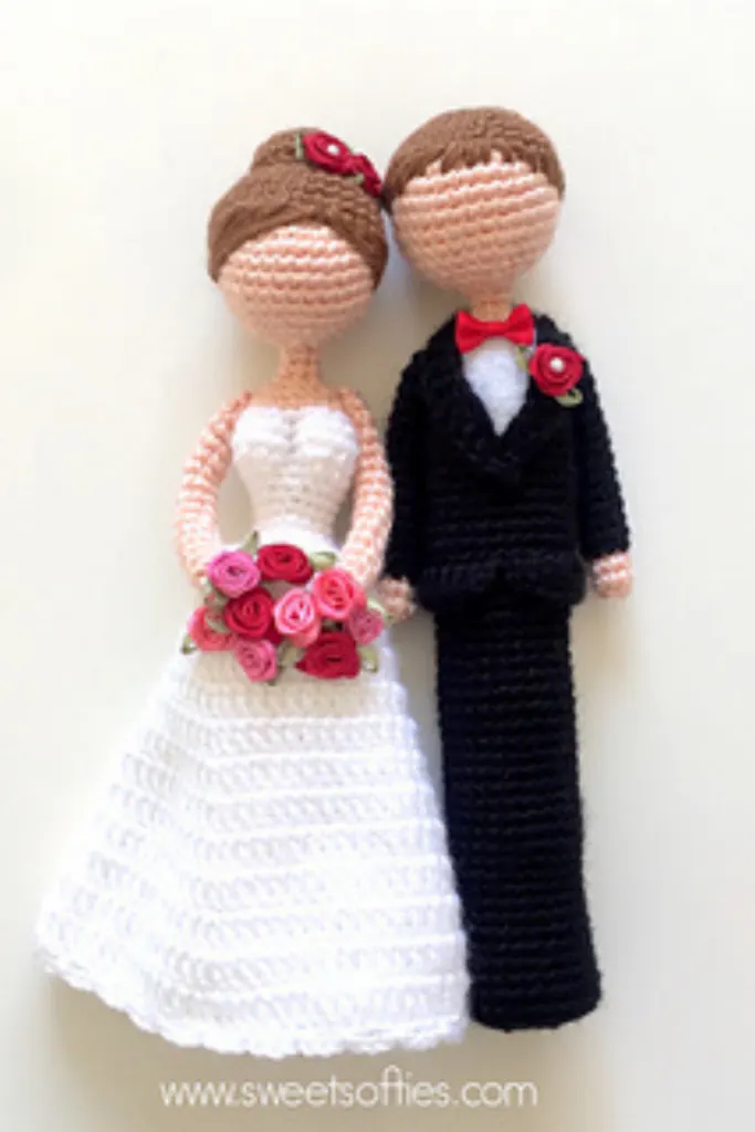 crochet bride and groom for weddinggift