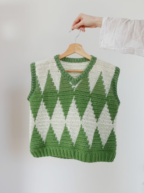 Maya Striped Tank, free crochet cropped tank top pattern - TL Yarn Crafts