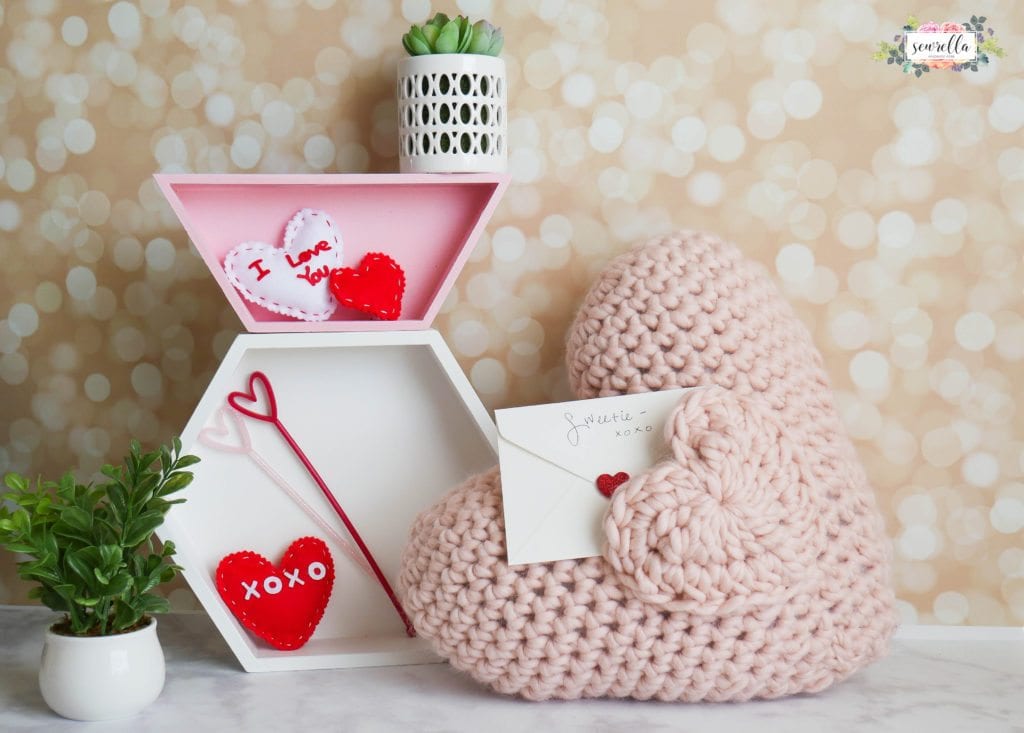 15 Crochet Decor Ideas for a Romantic Valentine's Day