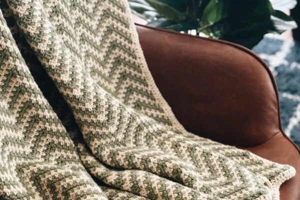 crochet-ripple-moss-stitch-blanket