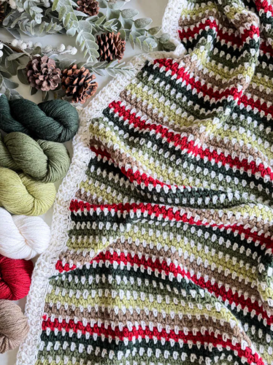 15 Crochet Christmas Blanket Patterns to Warm Up Your Holiday I Can