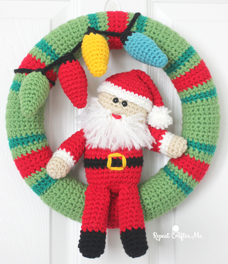 Crochet Wreath Patterns for a Cozy Holiday Season