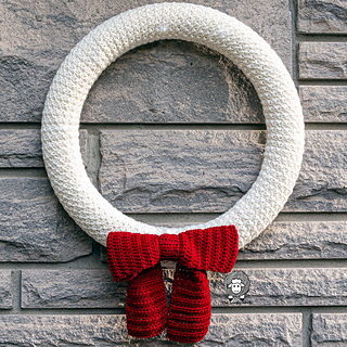 Festive Christmas Yarn Wreaths to Crochet This Winter