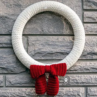 Festive Christmas Yarn Wreaths to Crochet This Winter