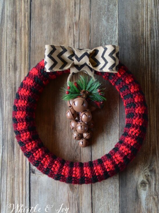 From Snowmen to Sparkles: 15 Crochet Wreath Patterns for Winter Magic