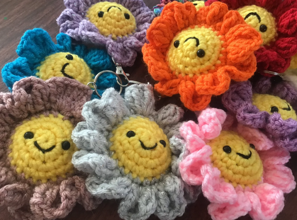 crochet flower keychain pattern